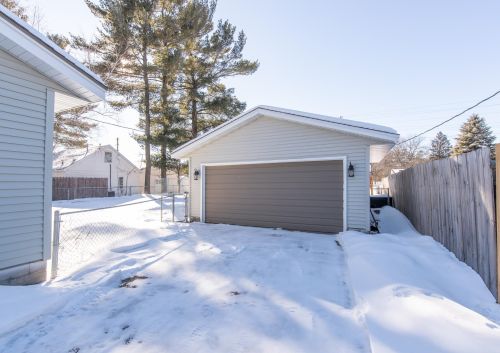 803 7 Ave, Princeton MN 55371-1205 exterior