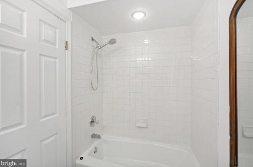 131 Greenwich St, Philadelphia PA 19147-6023 exterior