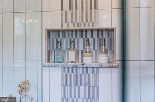 426 Dolly Dr, Lancaster PA 17601-3619 exterior