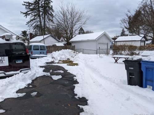 61 Morningside St, Hartford CT 06112-1142 exterior