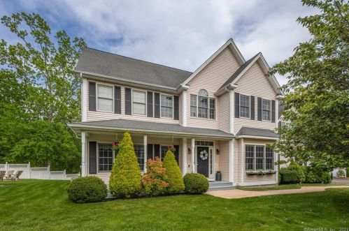 10 Apple Dr, Seymour, CT 06478-3203