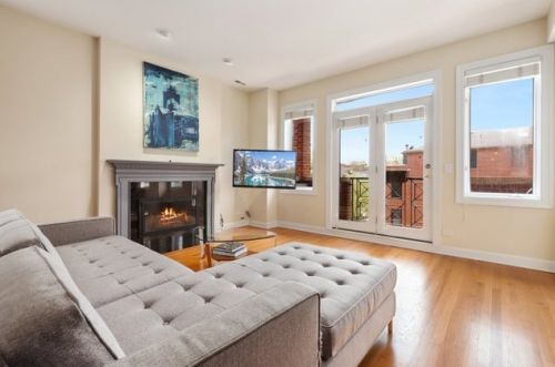 834 Diversey Pkwy, Chicago, IL 60614-1412