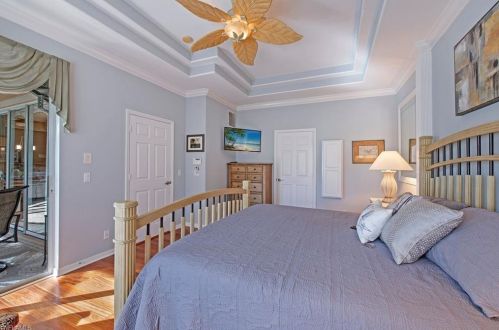 5616 Lago Villaggio Way, Naples FL 34104-5739 exterior