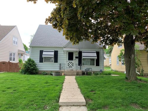 3324 85th St, Milwaukee, WI 53227-4616