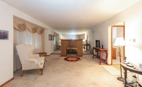 357 90th St, Chicago, IL 60619-6751