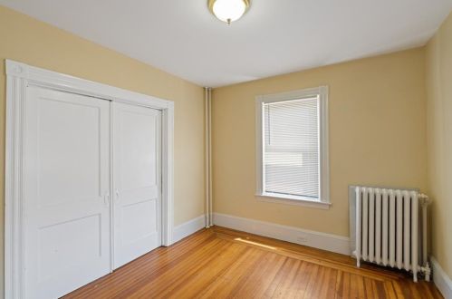 7 Bayview Ave, Middletown RI 02840-2108 exterior