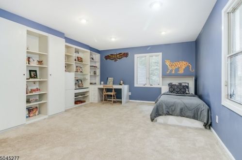 9 Highlander Dr, Scotch Plains NJ 07076-2419 exterior