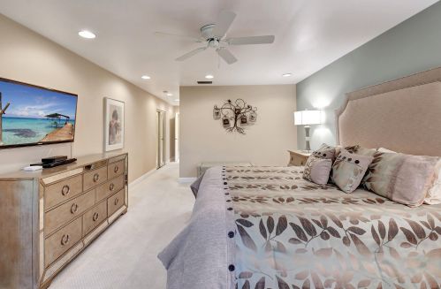 13 Gln Dr, Boynton Beach FL 33436-6207 exterior