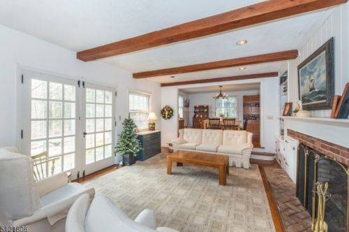 12 Schoolhouse Ln, Morristown NJ 07960-3323 exterior