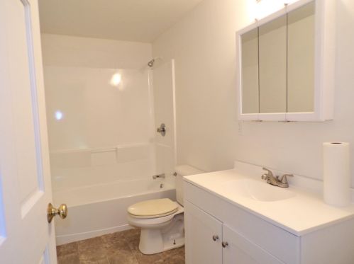 86 Washington St, Concord NH 03301-4172 exterior