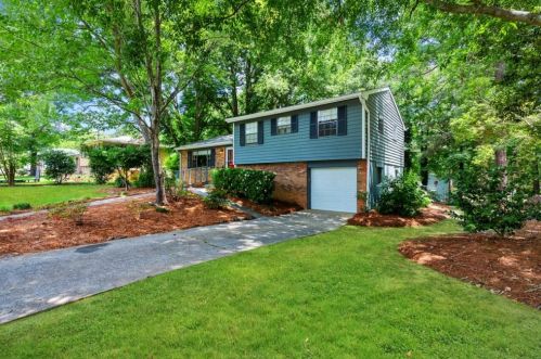 1866 Hillsway, Lithonia GA 30078-2481 exterior