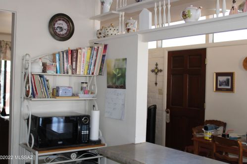 8011 Julia St, Tucson AZ 85710-4821 exterior