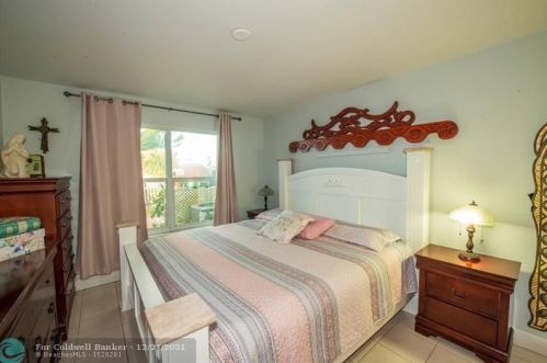 5723 Northpointe Ln, Boynton Beach FL 33437-2005 exterior