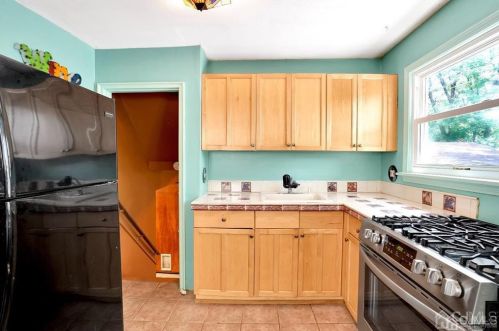 12 Pne St, Edison NJ 08817-4743 exterior