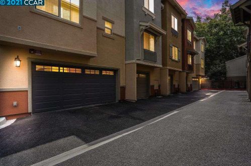 1252 Detroit Ave, Concord CA  94520 exterior