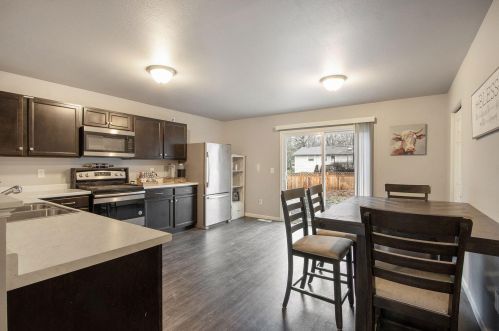 5677 Coddington Ln, Kalamazoo MI  49009-1788 exterior