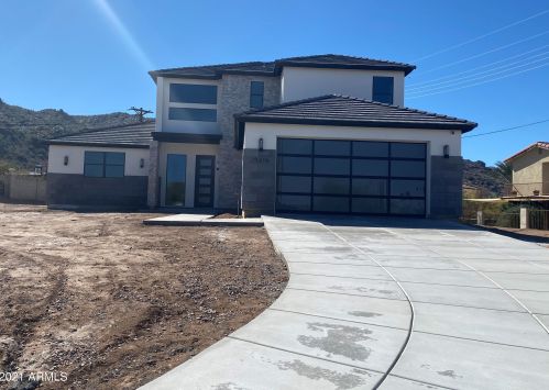 9016 16th Way, Phoenix, AZ 85042-8010