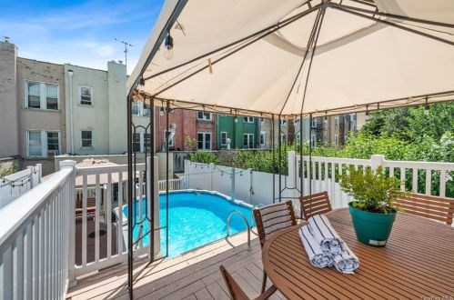 2983 Perry Ave, Bronx NY 10467-4105 exterior