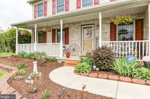 502 Hawk View Rd, Hummelstown, PA 17036-2708