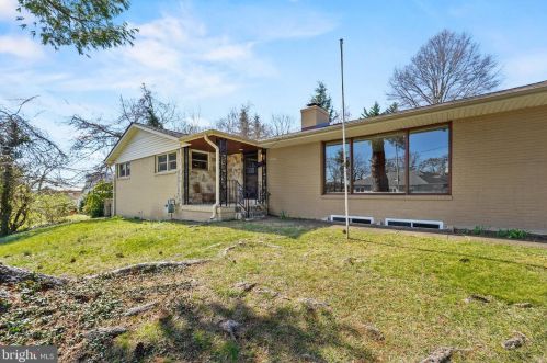 124 Longview Dr, Alexandria, VA 22314-4831