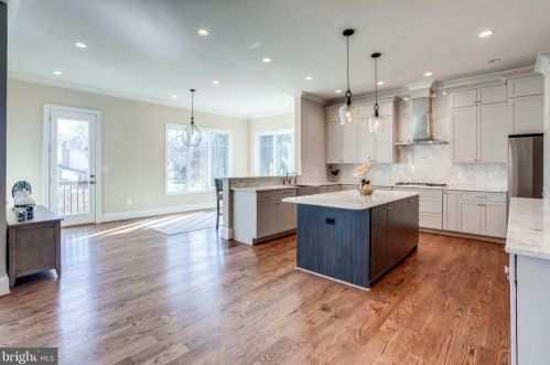 6801 Dillon Ave, Mc Lean VA  22101-4435 exterior