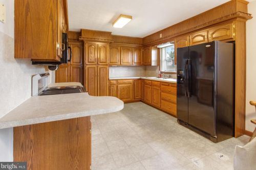 131 Pumping Station Rd, Hanover, PA 17331-9300