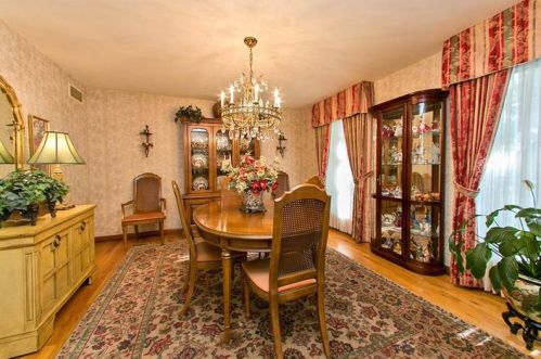 244 Penhurst Dr, Pittsburgh PA 15235-5321 exterior