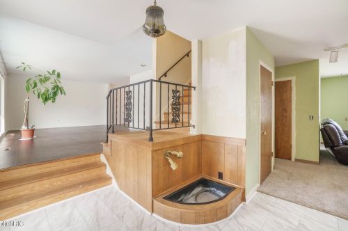 5506 Clato St, Kalamazoo, MI 49004-9589