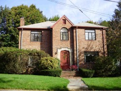 63 Montrose St, Newton, MA 02458-2726