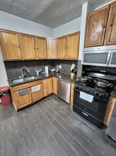 6452 Claremont Ave, Chicago, IL 60645-5448