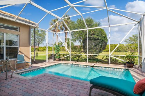 11720 Apple Blossom Trl, Fort Pierce FL  34987-2475 exterior