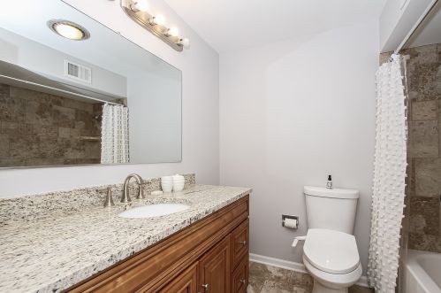 510 Adams St, Elmhurst IL  60126-4663 exterior