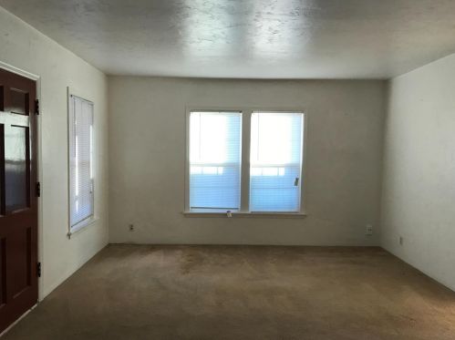 145 West Ave, Turlock CA 95380-5654 exterior