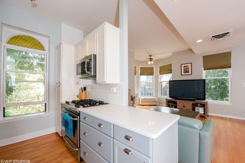 832 Wrightwood Ave, Chicago, IL 60614-2346