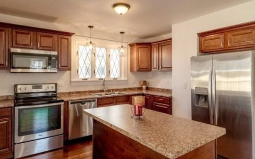 870 Wilbraham Rd, Springfield MA  01109-2015 exterior