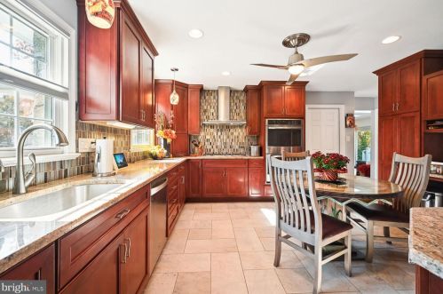 9101 Cherbourg Dr, Rockville MD 20854-3107 exterior