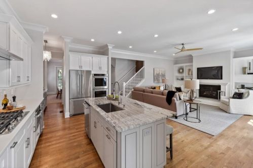 2517 Ellijay Dr, Atlanta GA  30319-3472 exterior