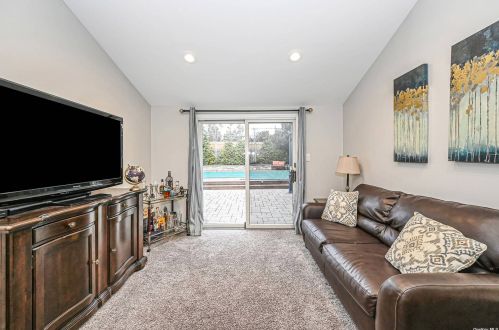 21 Byron Rd, Commack NY 11725-1328 exterior