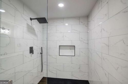 2006 Lisbon Dr, Atlanta GA 30310-4920 exterior