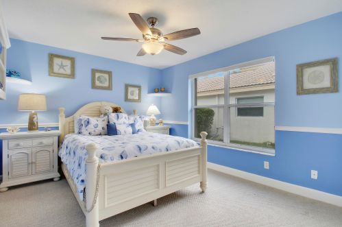 6756 Molakai Cir, Boynton Beach FL 33437-7025 exterior