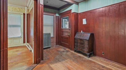 166 Adelaide Ave, Providence RI 02907-1833 exterior