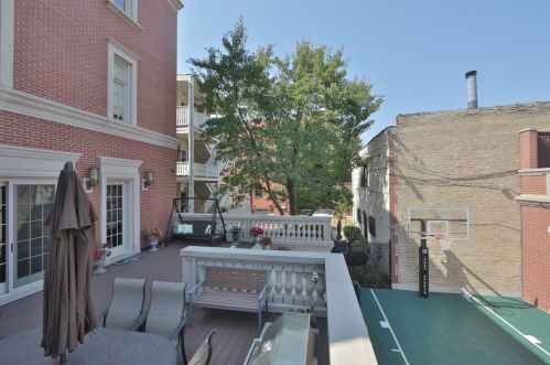 716 Schubert Ave, Chicago IL 60614-1247 exterior