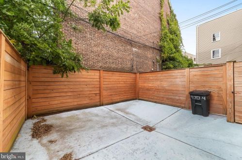 970 Marshall St, Philadelphia PA  19123-1307 exterior