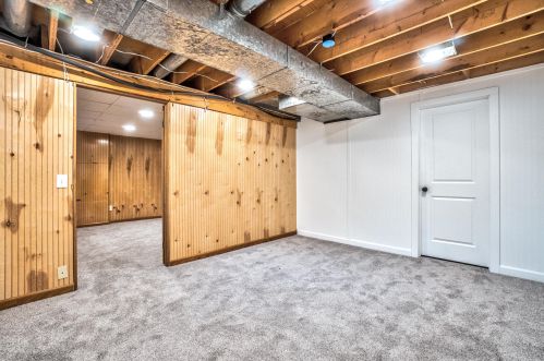 1202 Sprucebrook Dr, Kalamazoo MI 49048-5814 exterior