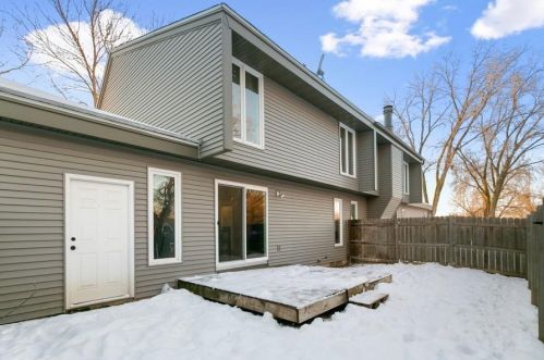 1745 Bluebill Dr, Saint Paul MN 55122-3142 exterior