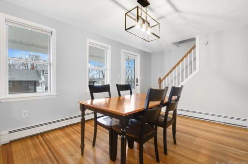 92 West St, Windsor Locks CT  06096-1813 exterior