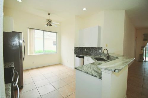 7948 Leicester Dr, Naples FL 34104-7444 exterior