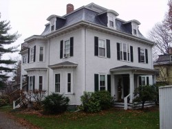 139 Park St, Newton, MA 02458-2041