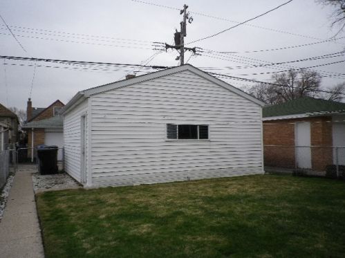 6055 Barry Ave, Chicago IL 60634-4966 exterior