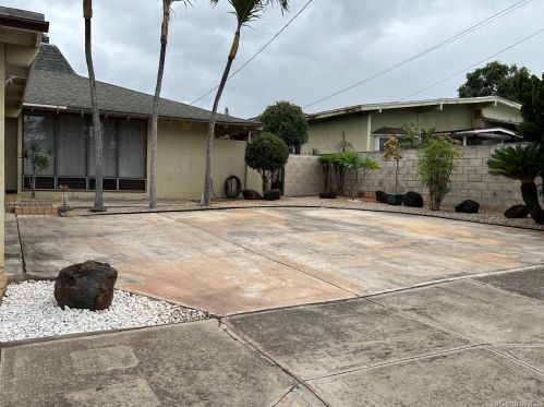 4380 Hakupapa St, Honolulu, HI 96818-1808
